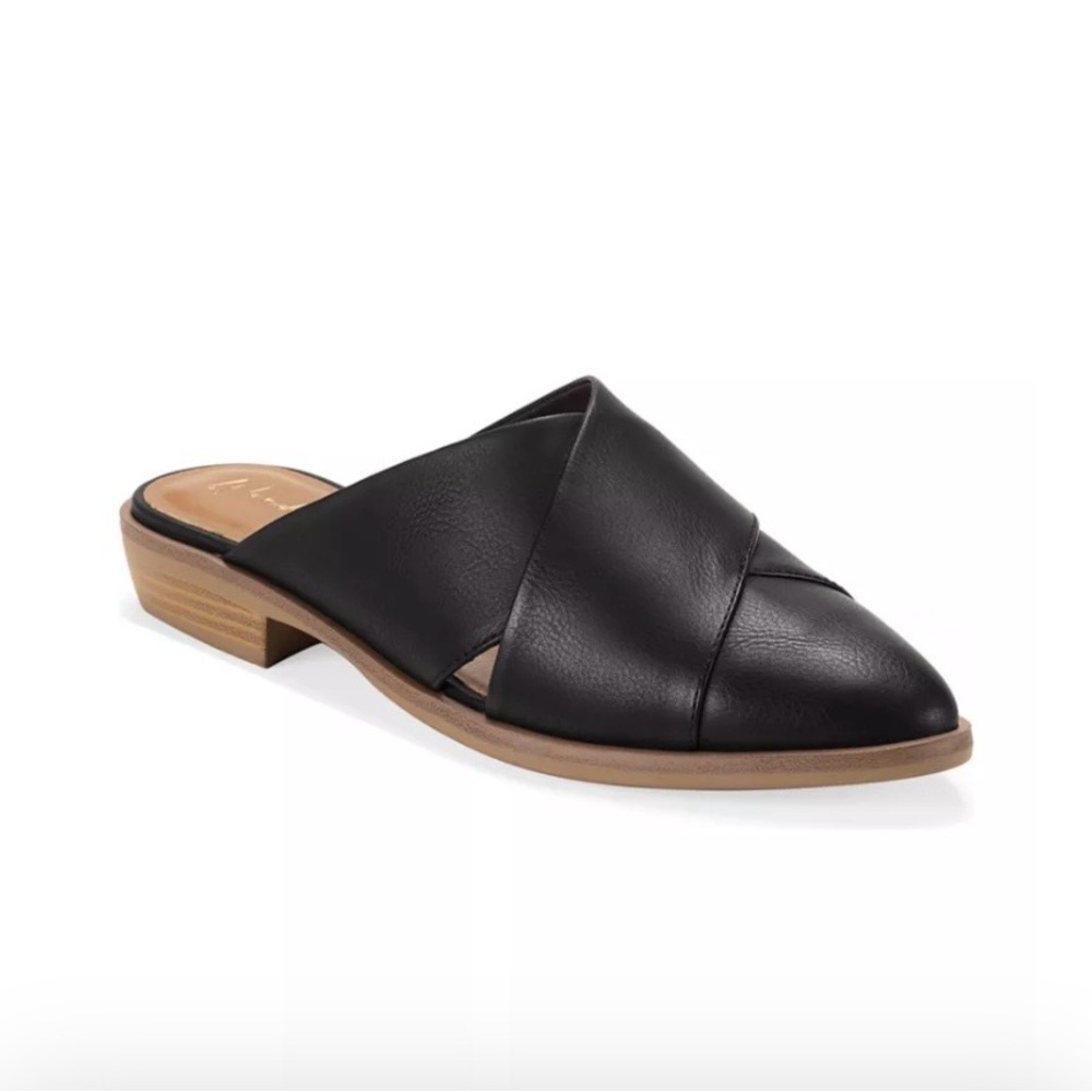 WONDERLY Black Leather Tanya Sandals/Mules Size 9